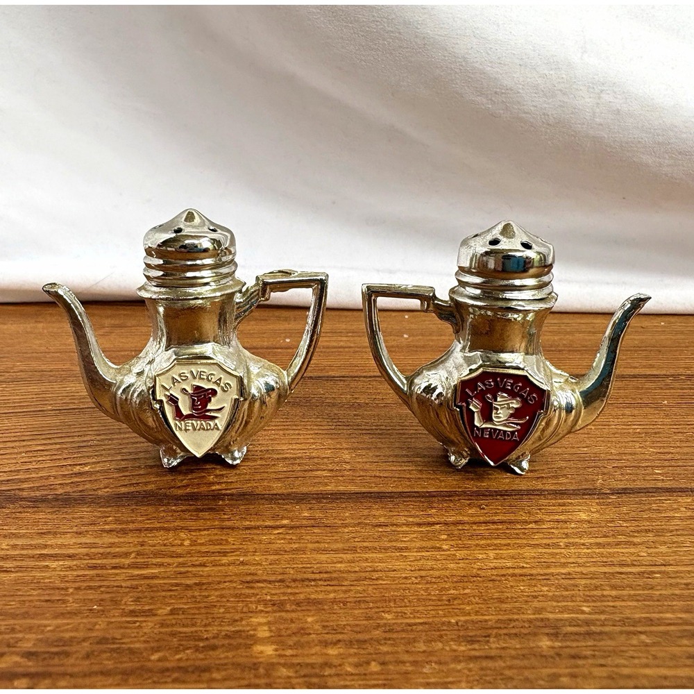 Las Vegas Mini Teapot Novelty Souvenir Salt & Pepper Shaker Set Silver Red Metal